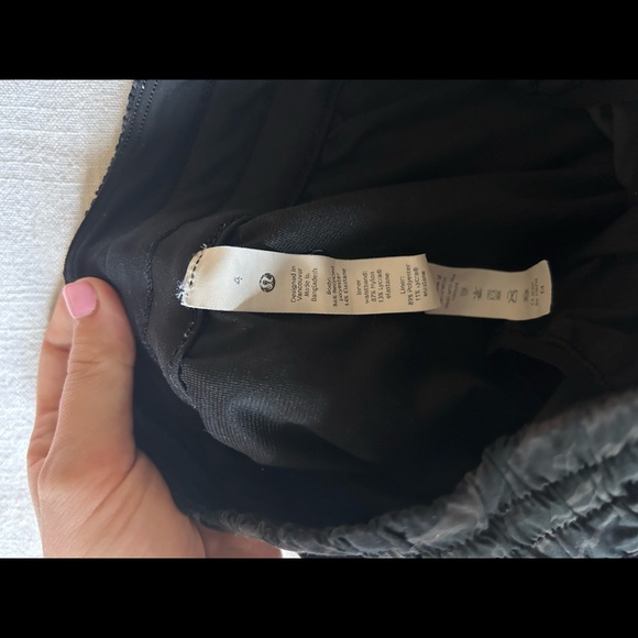 Lululemon tracker short - Picture 3 of 6
